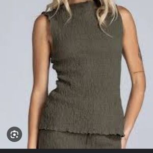 MUSE Crinkle Gauze Sleeveless Tank - Small